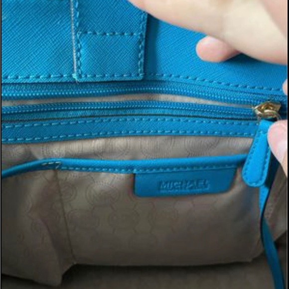 Micheal Kors purse worn 2 times - Picture 4 of 5